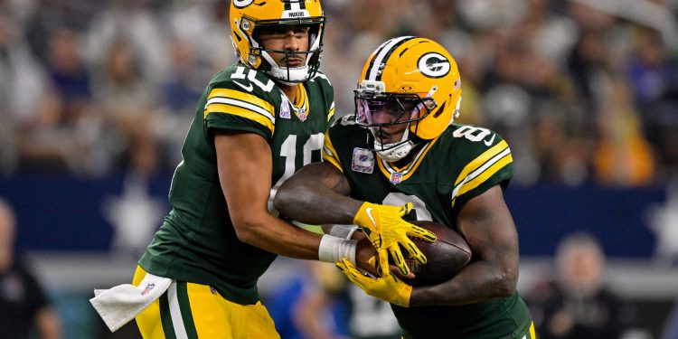 NFL fans react as Josh Jacobs gets ruled out after suffering knee injury vs. Giants