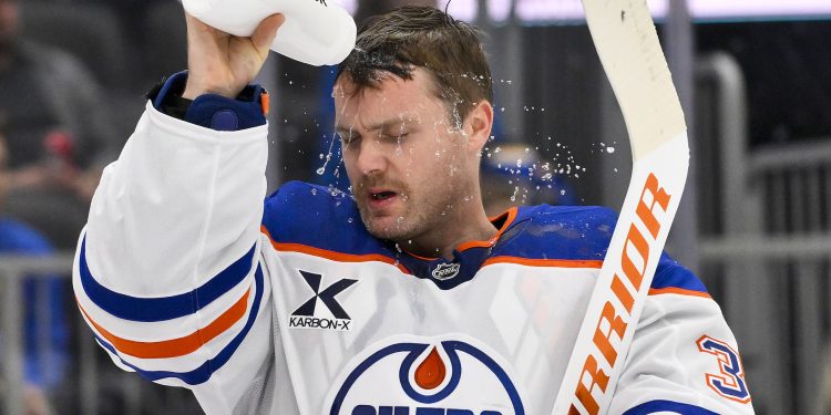 Oilers cushion Calvin Pickard from harsh criticism for 0.800 SV% in 5-4 loss to Blue Jackets