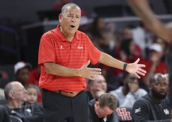 No. 1 Houston braces for stern test from No. 22 Auburn