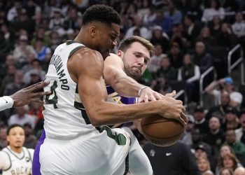 LA Lakers vs Milwaukee Bucks Player Stats and Box Score (Nov. 15)