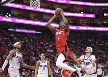 Rockets rally from down 11 in 4th to top Magic in OT
