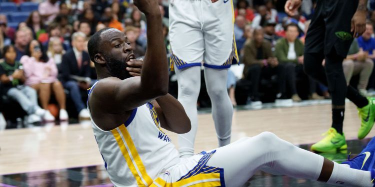 NBA Fans React as Draymond Green Gets in Courtside Heckler’s Face