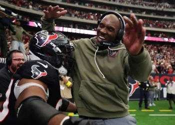 DeMeco Ryans Has High Praise For Texans Rookies