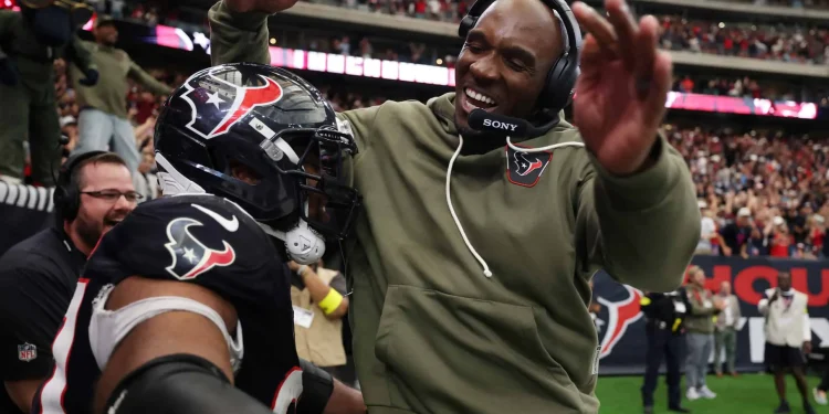 DeMeco Ryans Has High Praise For Texans Rookies