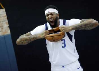 Analyst Names Potential Trade Suitor For Anthony Davis