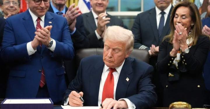 Trump signs bill to end longest U.S. government shutdown in history – National