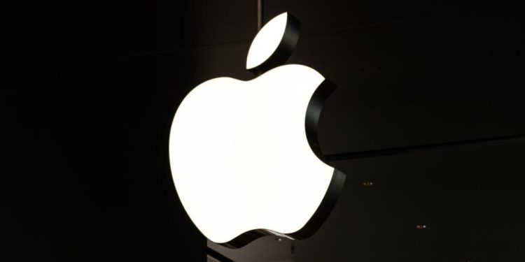 Apple Announces Major Changes: New iPhone Models and Altered Release Schedule – Tesla (NASDAQ:TSLA)