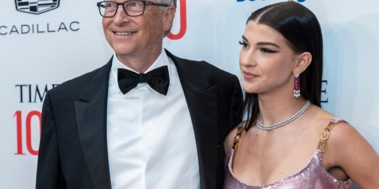 Bill Gates’ Daughter Phoebe’s AI Shopping Assistant Found Collecting Extensive User Data: Report