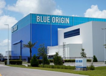 Jeff Bezos Reveals Why New Glenn Targets Landing ‘Few Hundred Feet Away’ From Jacklyn Platform – Amazon.com (NASDAQ:AMZN)