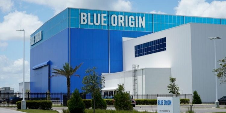 Jeff Bezos Reveals Why New Glenn Targets Landing ‘Few Hundred Feet Away’ From Jacklyn Platform – Amazon.com (NASDAQ:AMZN)