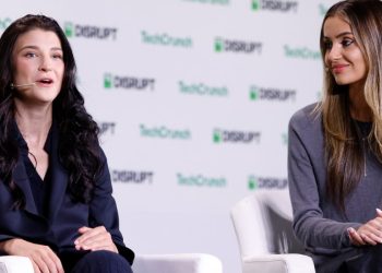 Phia, the buzzy AI shopping tool, was pulling far more user data than disclosed, security researchers say