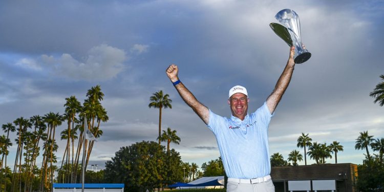 How much did each golfer win from the $3M purse?