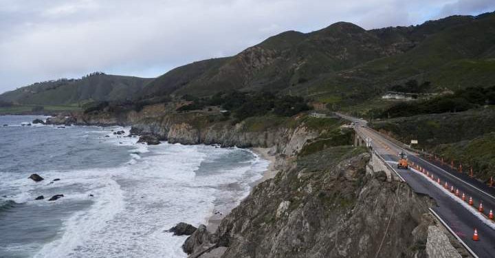 Calgary father dead, girl missing after California ocean wave sweeps them off feet – Calgary