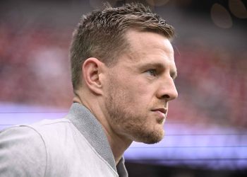 J.J. Watt Raves About Bucs WR