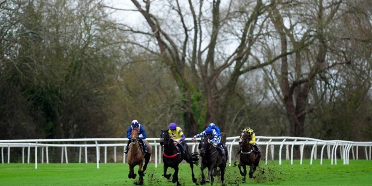 Today on Sky Sports Racing: Uttoxeter, Auteuil and Sha Tin | Racing News