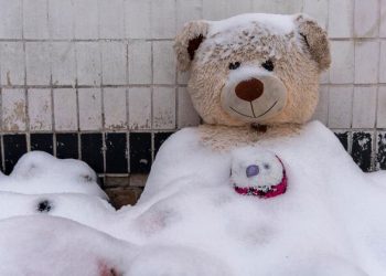 World News in Brief: Syria ceasefire welcomed, ‘Olympic truce’, Ukraine’s freezing children