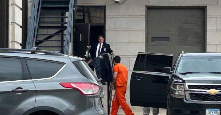 Man appealing human smuggling convictions can represent himself: U.S. judge