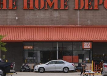 Home Depot says slowing demand comes amid ‘growing job concerns’ – National