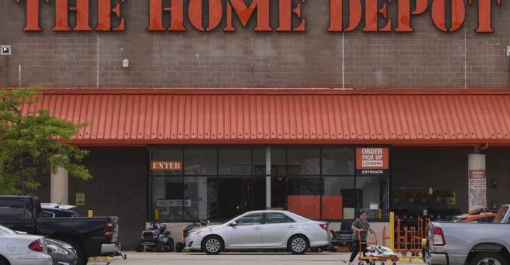 Home Depot says slowing demand comes amid ‘growing job concerns’ – National