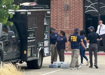 2 dead, 3 injured in shootings near Texas shopping mall, police say – National