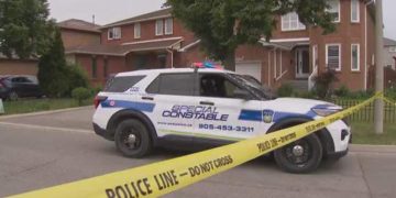Suspects wanted in Brampton home invasion that left 2 injured – Toronto