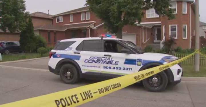 Suspects wanted in Brampton home invasion that left 2 injured – Toronto